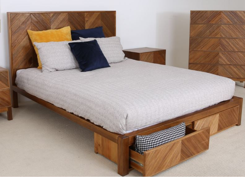 QUEEN KALISTA SOLID AFRICAN OAK HARDWOOD BED (MODEL: OR-301) - AS PICTURED