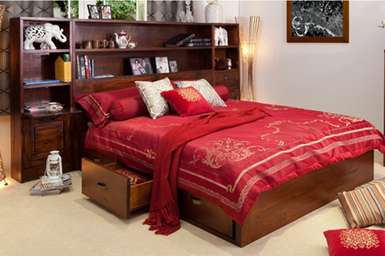 KING LANDON WITH 6 DRAWERS UNDER BED - AS PICTURED