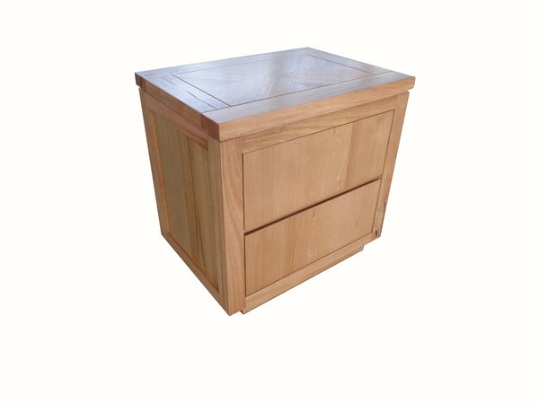 HIGHLAND QUEEN 3 PIECE BEDSIDE BEDROOM SUITE - NATURAL WITH A CLEAR LACQUER FINISH