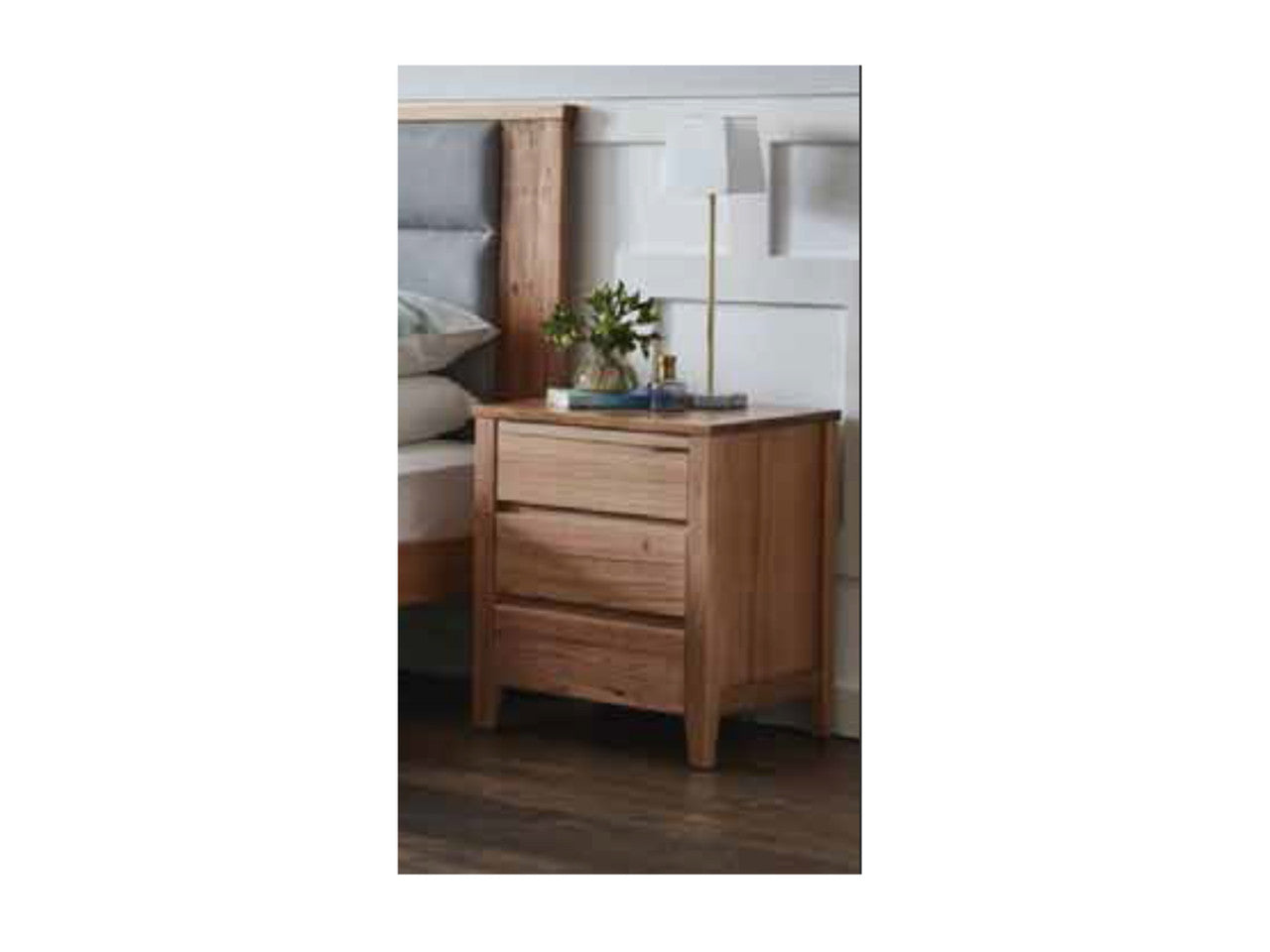 GORDONDALE KING 3 PIECE (BEDSIDE) BEDROOM SUITE - AS PICTURED