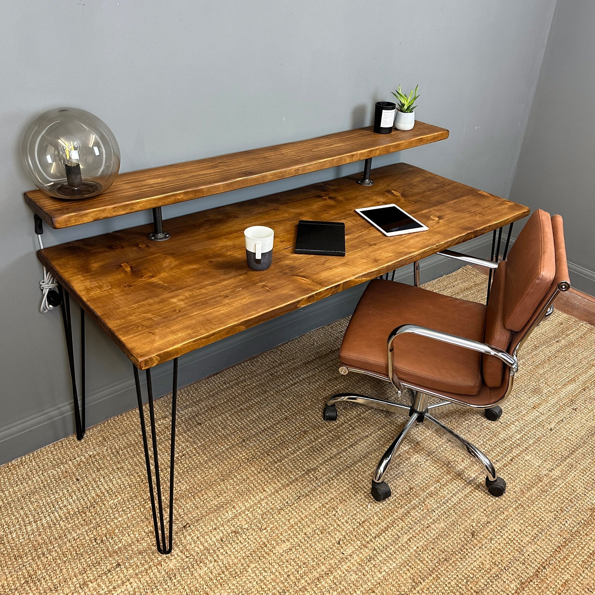 CUSTOM-WOOD DESKS