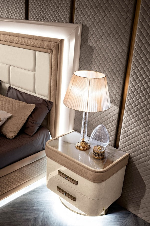 BEDSIDES WITH GLASS