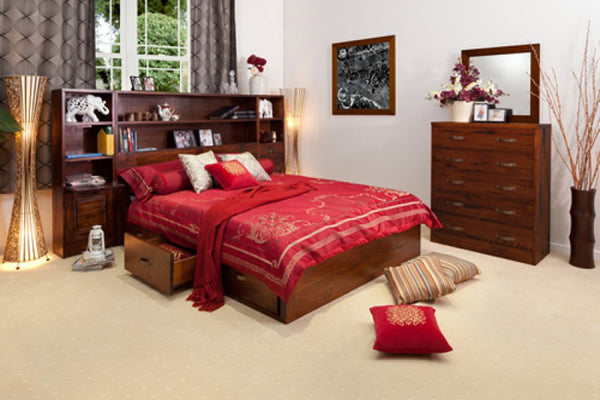 KING LANDON WITH 6 DRAWERS UNDER BED - AS PICTURED