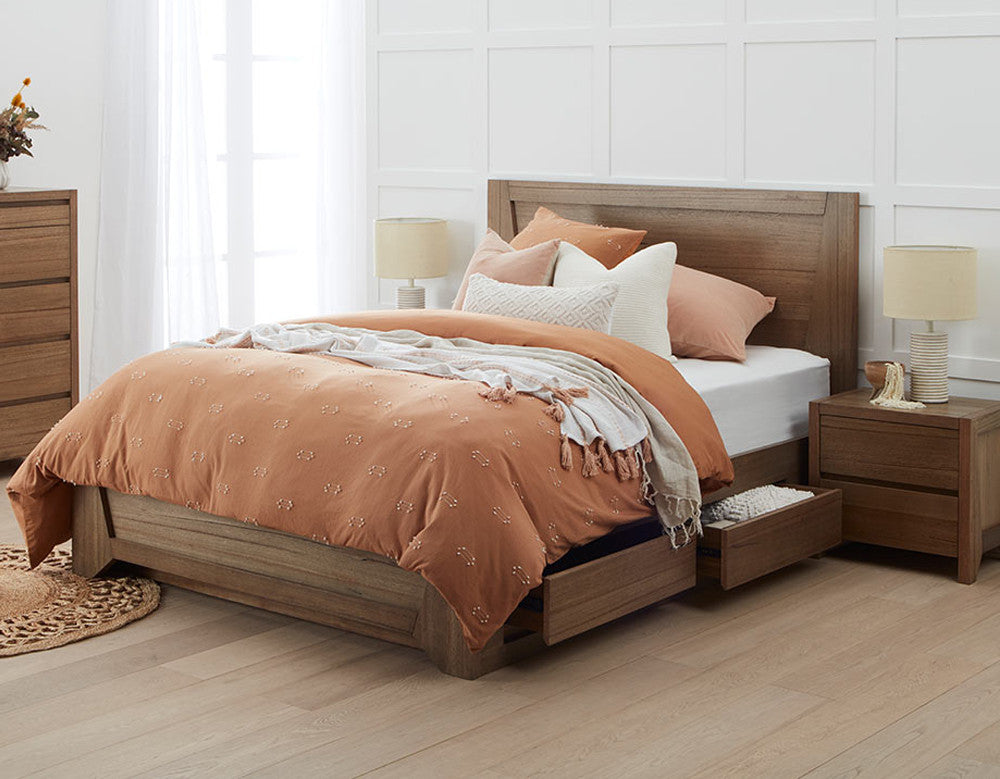 King Halifax Bed With 4 Underbed Storage Drawers - As Pictured