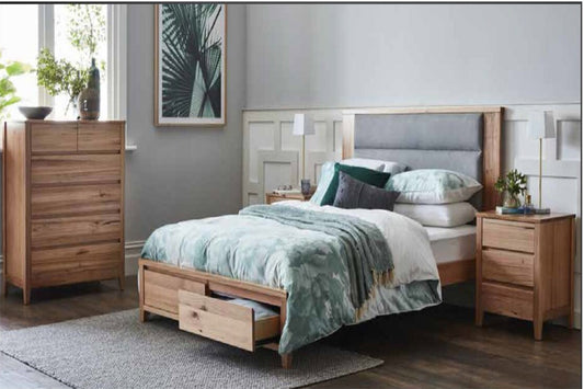QUEEN GORDONDALE BED - AS PICTURED